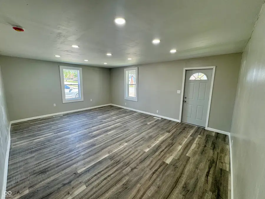 2 S Lafayette Street, Cloverdale, IN 46120 - #3