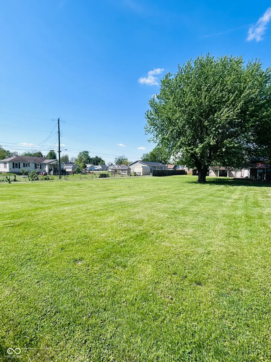 1010 W 10th Street, Connersville, IN 47331 - #2