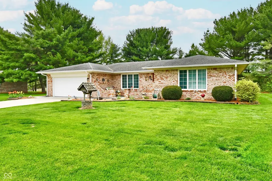 4075 Lakewood Court, Clayton, IN 46118 - #2