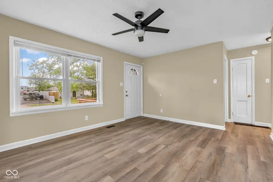 246 N 6th Avenue, Beech Grove, IN 46107 - #3