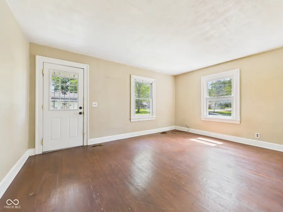 915 Woodlawn Drive, Anderson, IN 46012 - #2
