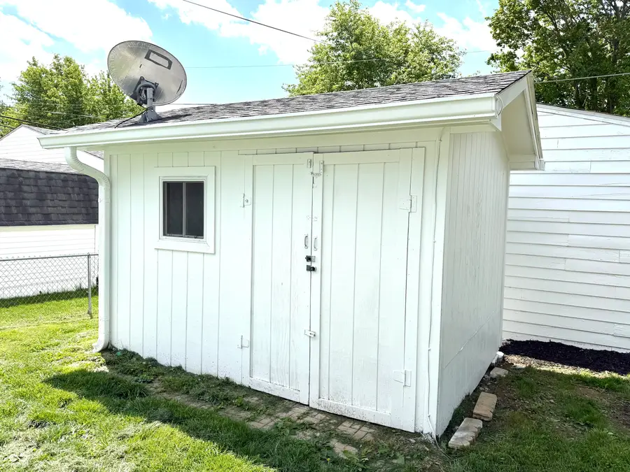 208 N 5th Avenue, Beech Grove, IN 46107 - #3