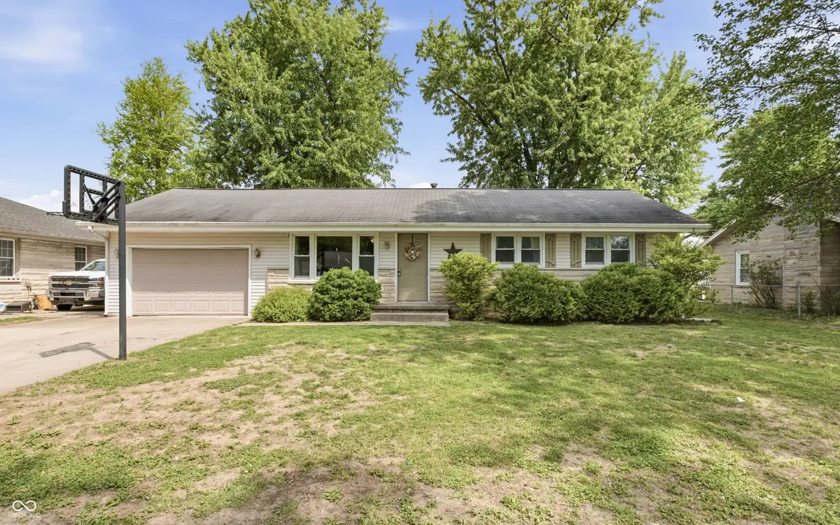 613 E 15th Street, Seymour, IN 47274 - #1