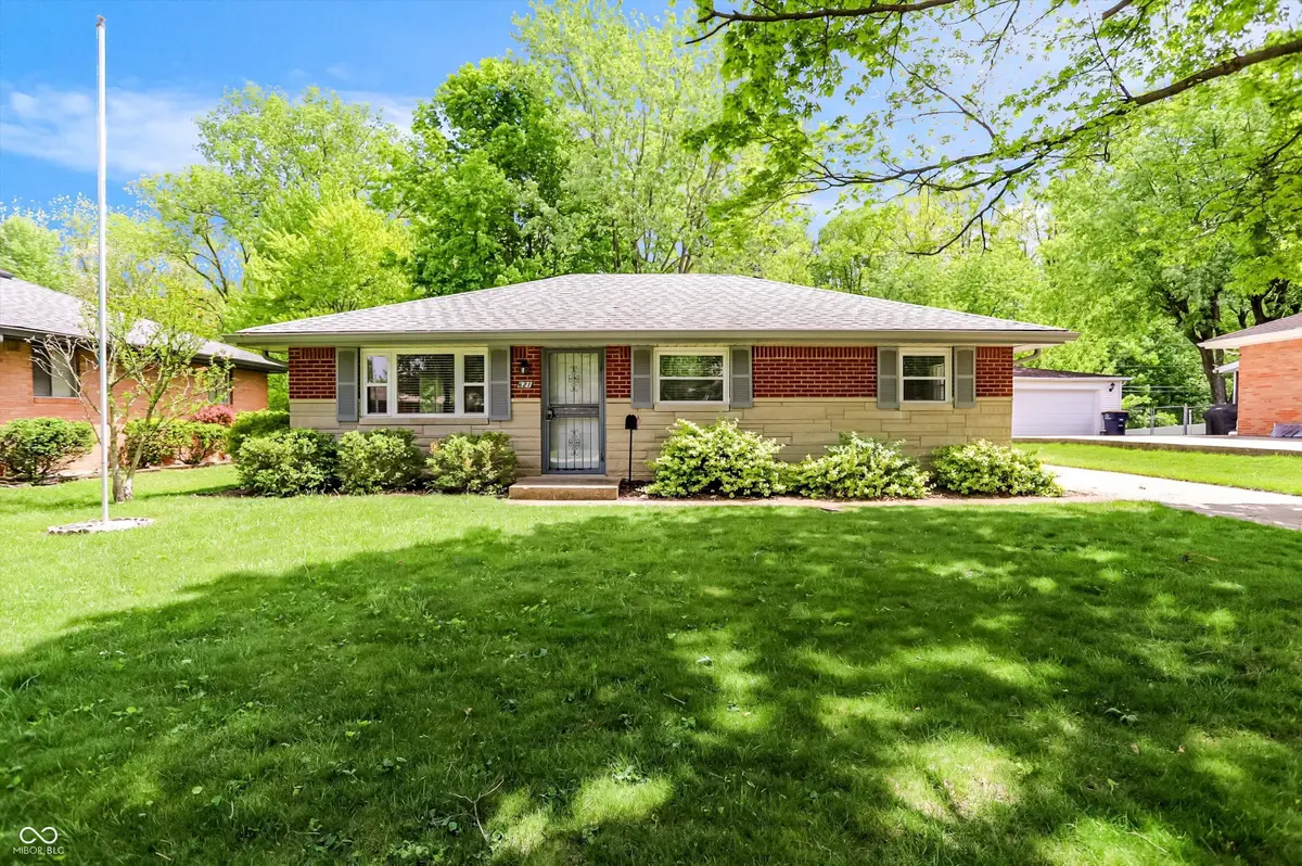 621 S 4th Avenue, Beech Grove, IN 46107 - #1