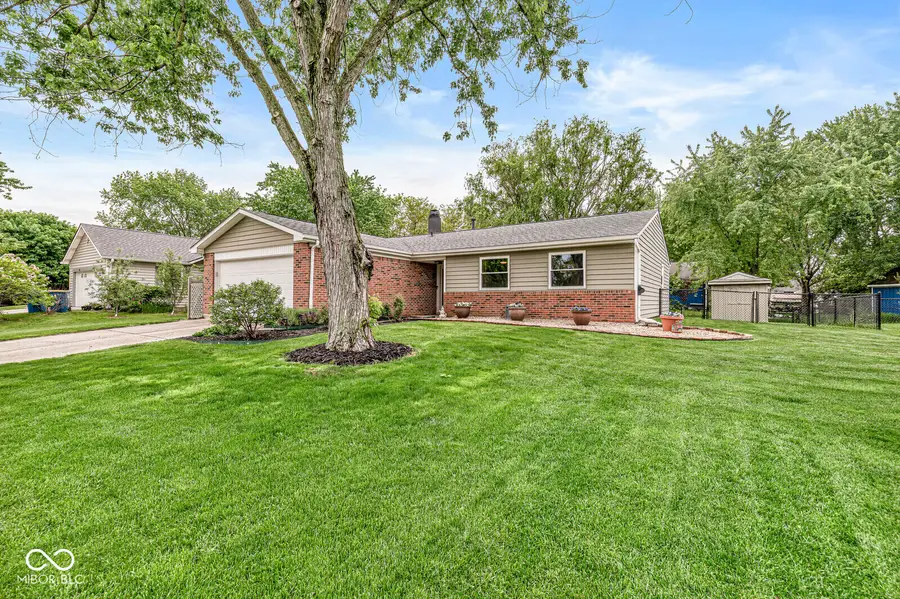 611 Sunblest Boulevard S, Fishers, IN 46038 - #2