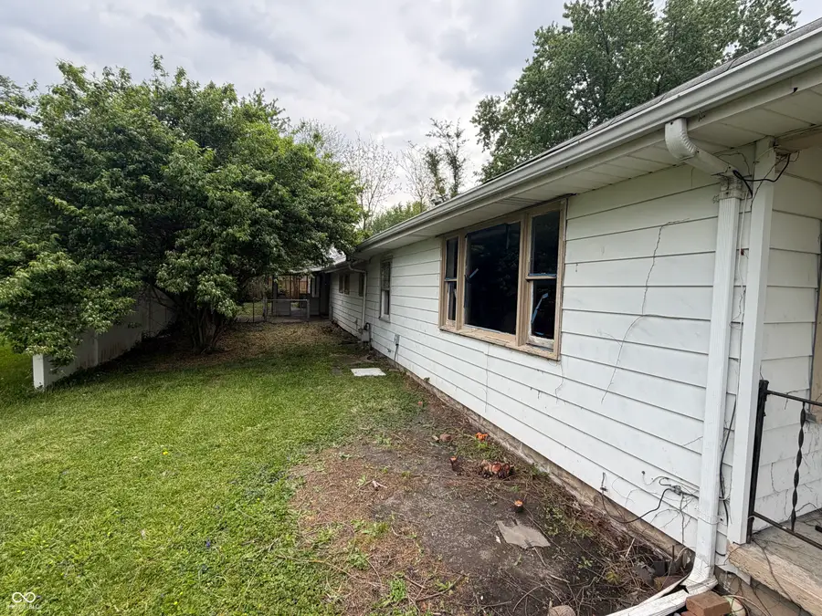 1206 E 37th Street, Anderson, IN 46013 - #2