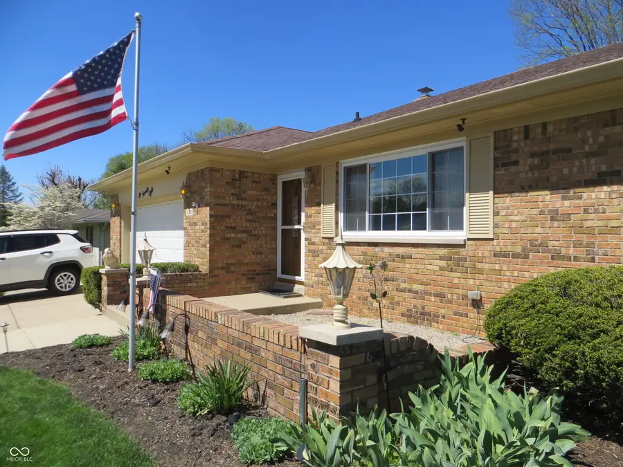 628 W Ralston Road, Indianapolis, IN 46217 - #2