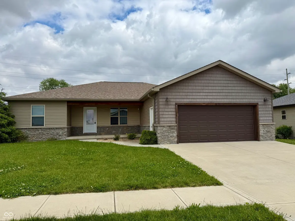 1904 N Oakmont Avenue, Greensburg, IN 47240 - #1