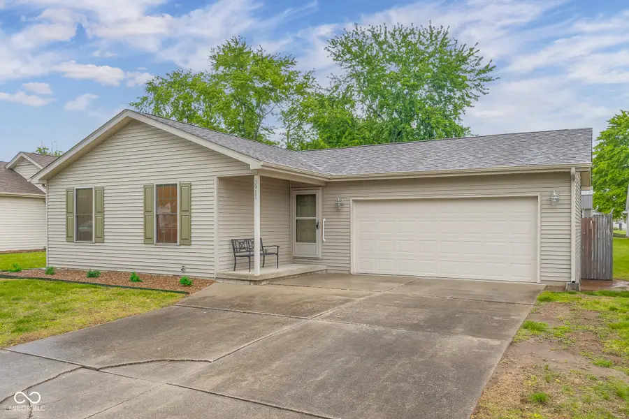 3911 Villa Drive, Columbus, IN 47203 - #2