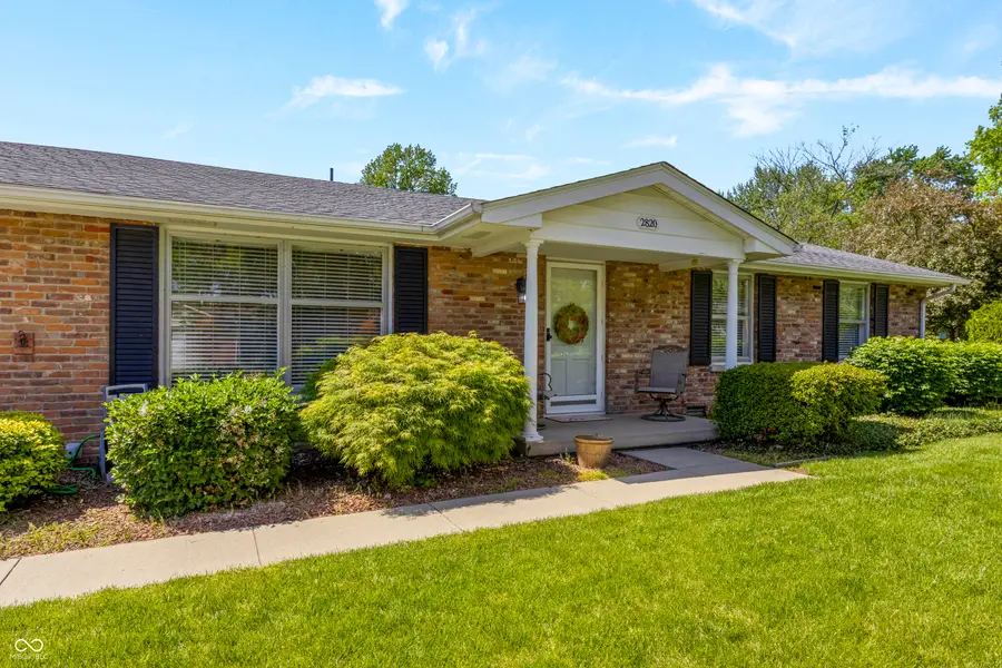 2820 Wedgewood Drive, Columbus, IN 47203 - #2
