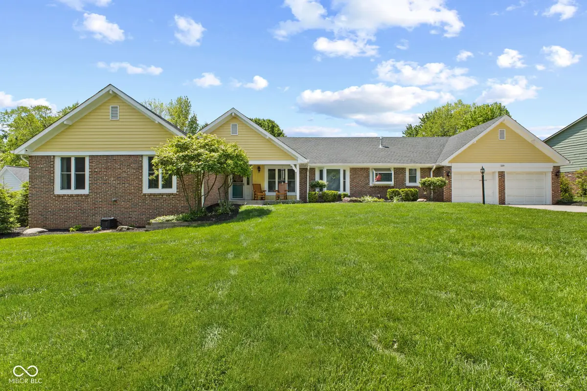 220 Governors Lane, Zionsville, IN 46077 - #1