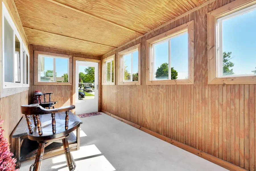 38 Fountain Lake Drive, Greenfield, IN 46140 - #2
