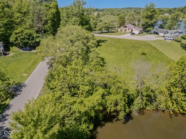 3831 Country Manor E, North Vernon, IN 47265