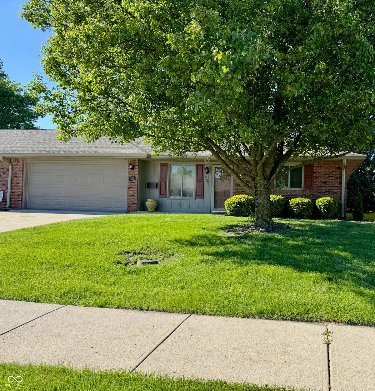 209 E 48th Street, Anderson, IN 46013 - #1