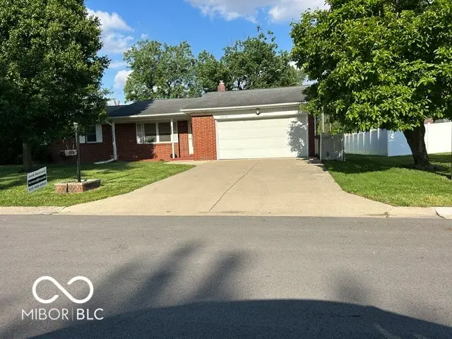 2715 Magnolia Court, Columbus, IN 47203 - #3