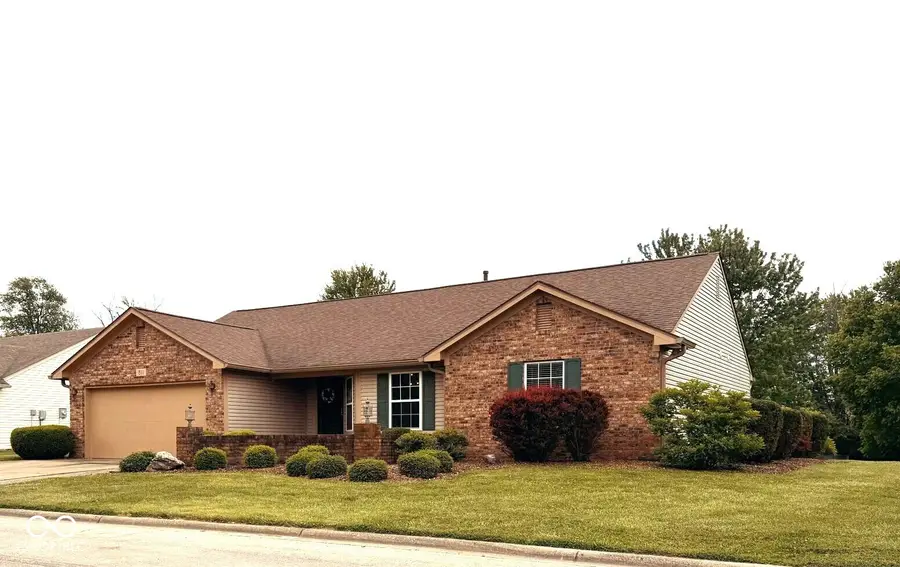 811 E Fleetwood Drive, Greensburg, IN 47240 - #2