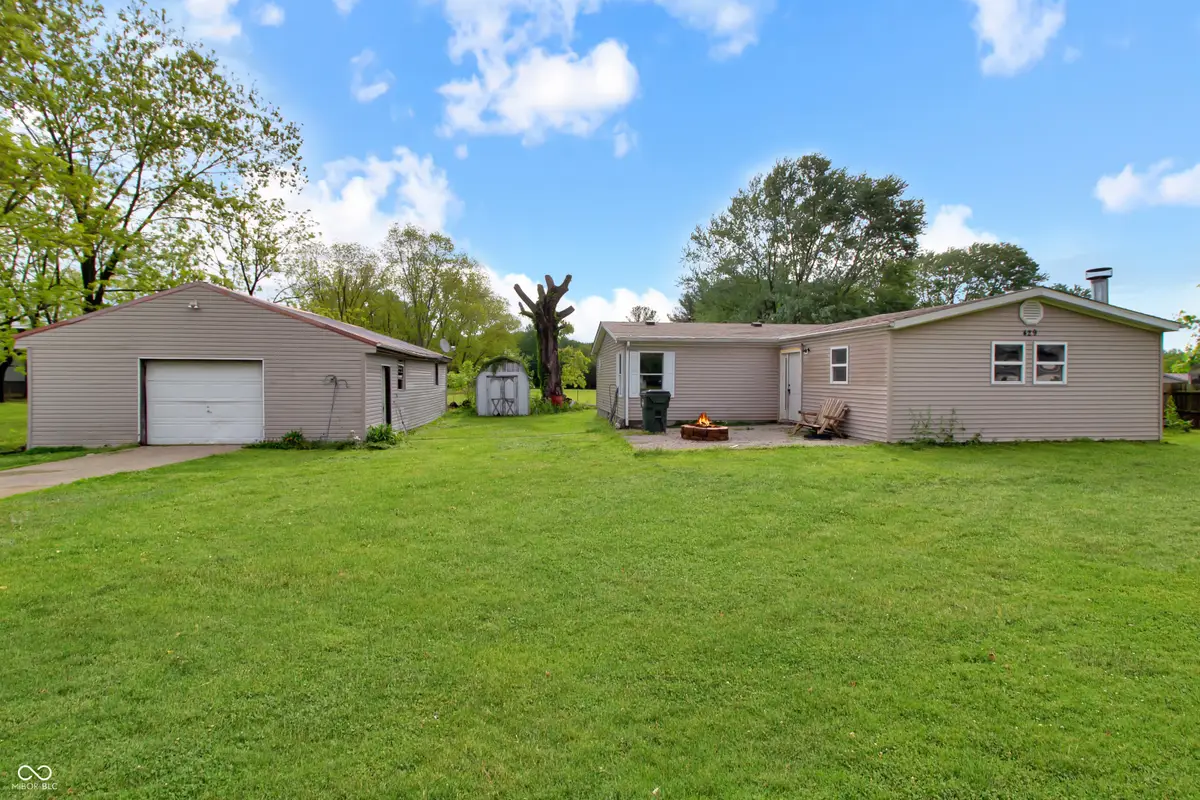 429 E Walnut Street, Brownstown, IN 47220 - #1