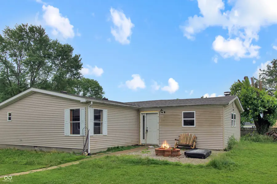 429 E Walnut Street, Brownstown, IN 47220 - #2