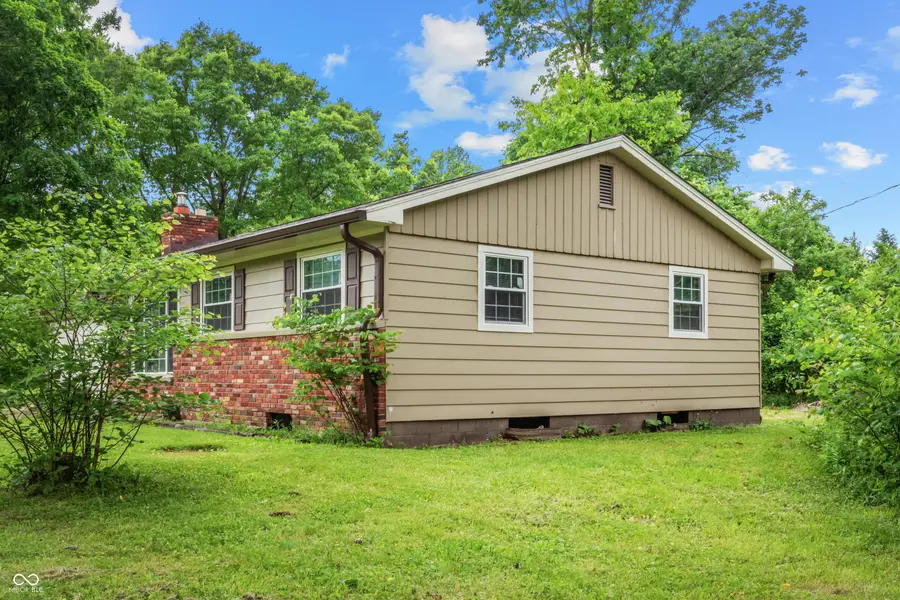 5302 W Quan Wae Drive, Columbus, IN 47201 - #3