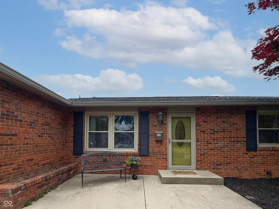 2933 Fairlawn Drive, Columbus, IN 47203 - #2