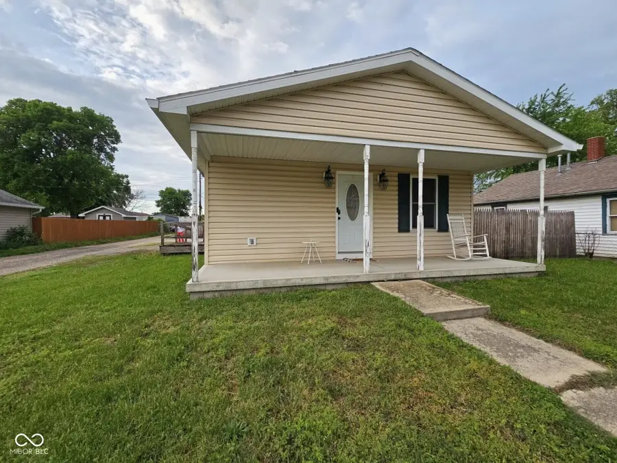 390 W Harrison Street, Martinsville, IN 46151 - #2