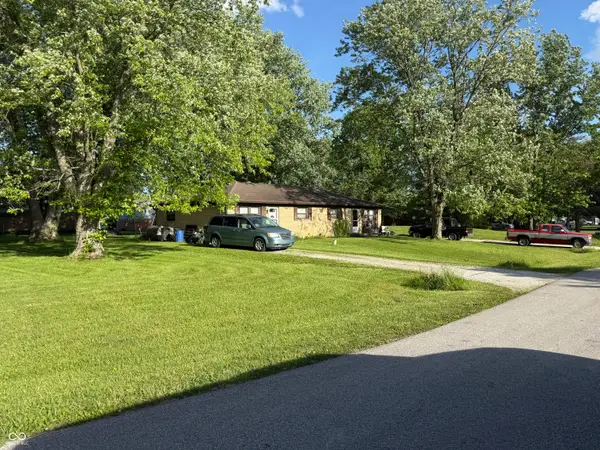 8191-8193 N Maple Drive, Mooresville, IN 46158