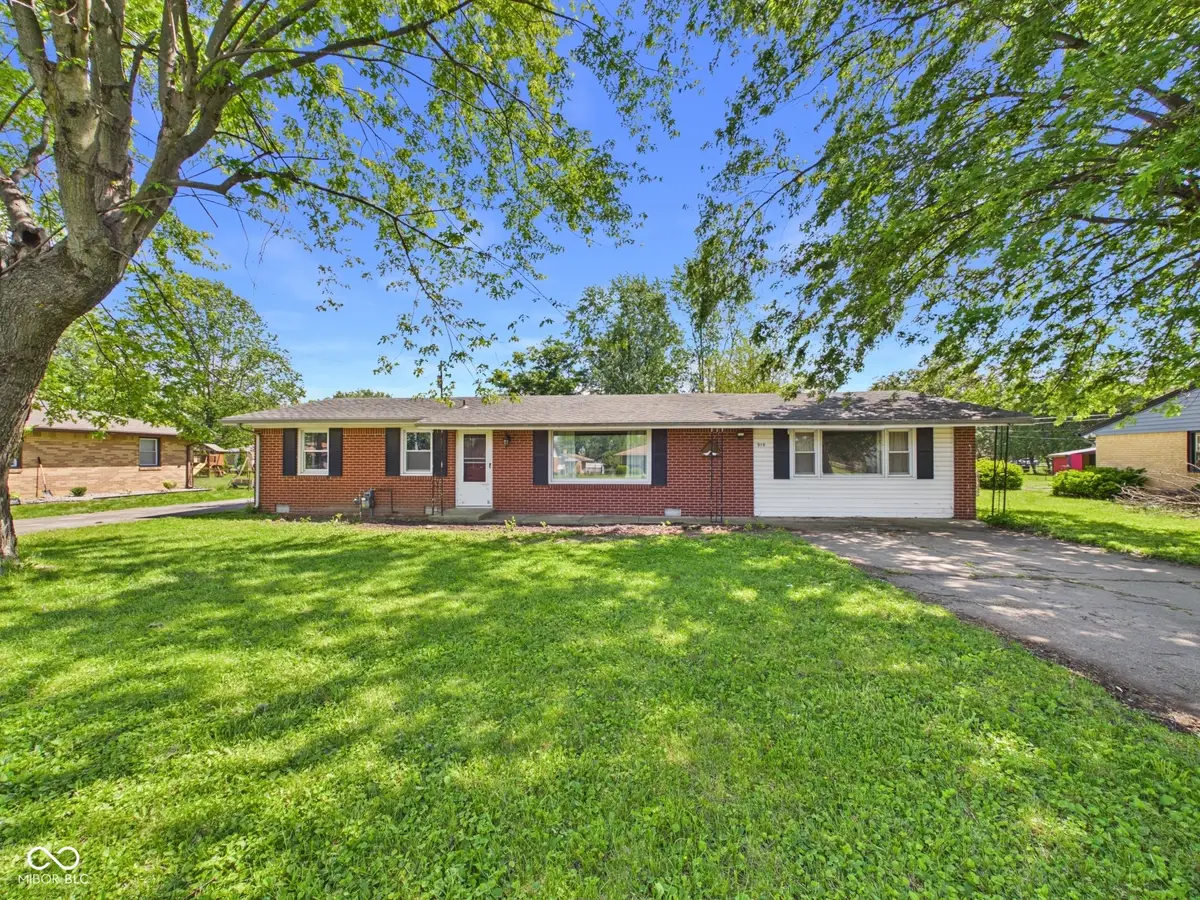 915 Hattie Drive, Anderson, IN 46013 - #1