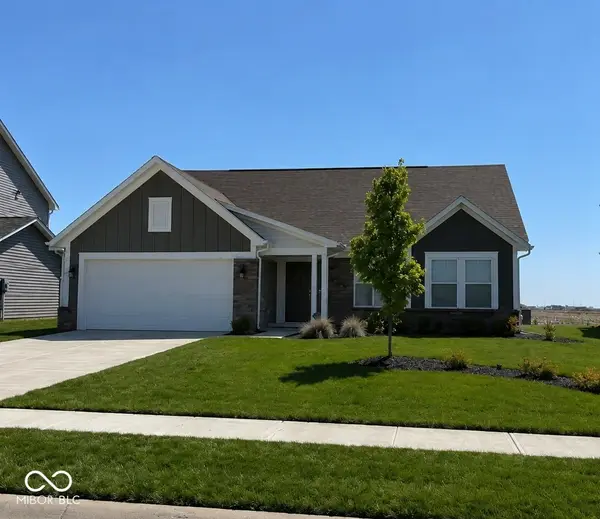 6297 N Woodhaven Drive, McCordsville, IN 46055