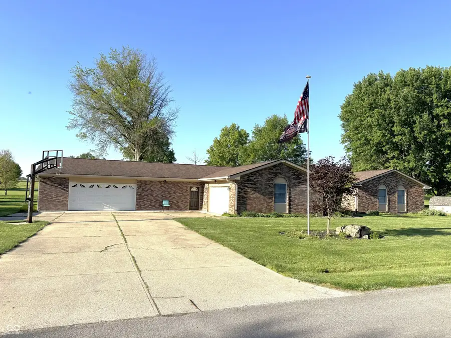 3137 W Tam O Shanter Drive, Crawfordsville, IN 47933 - #3