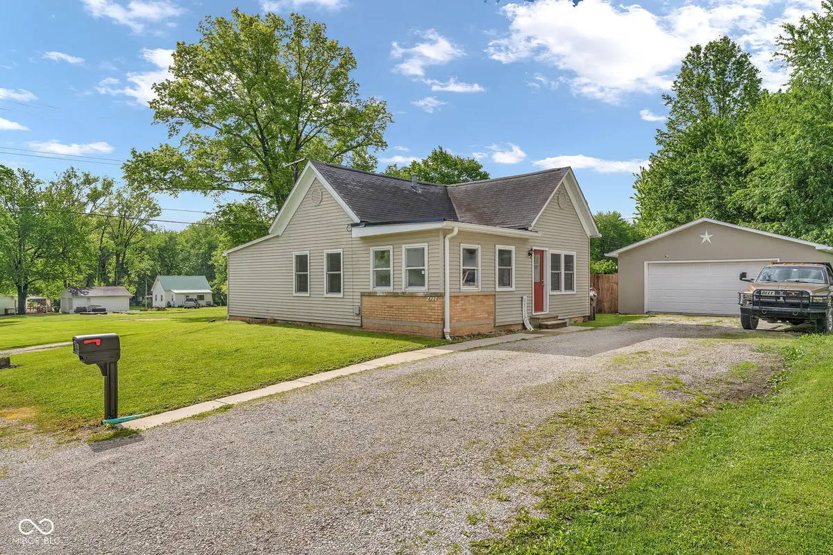 422 W Center Street, Brazil, IN 47834 - #1