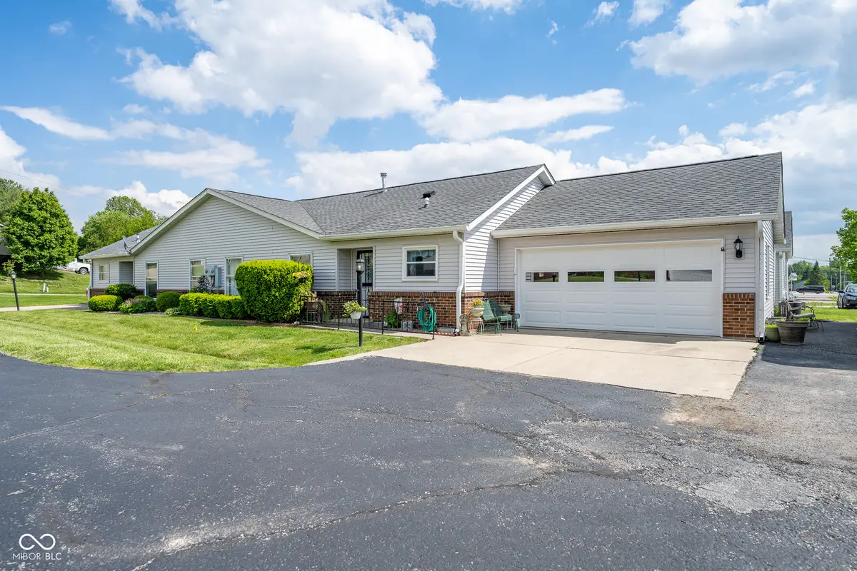 112 Longcastle Drive #APT 2, Greencastle, IN 46135 - #1
