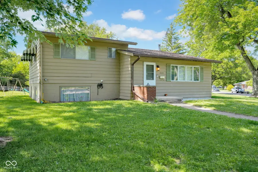 3042 Fairlawn Drive, Columbus, IN 47203 - #2