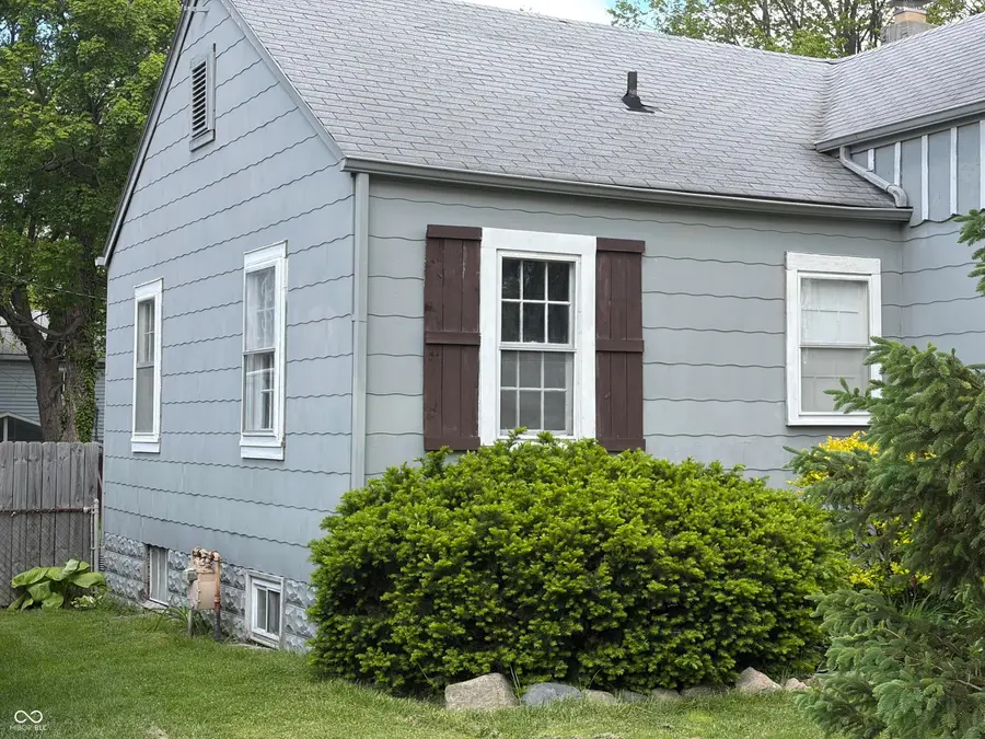 918 Maplewood Avenue, Anderson, IN 46012 - #2
