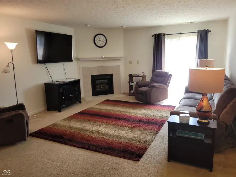 913 Halyard Drive, Avon, IN 46123 - #2