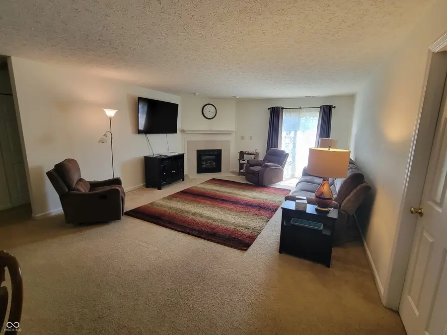 913 Halyard Drive, Avon, IN 46123 - #3