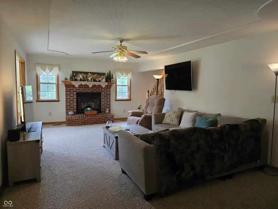 3393 W Sunset Drive N, Greenfield, IN 46140 - #2