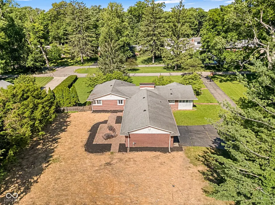 3233 Woodland Parkway, Columbus, IN 47203 - #3