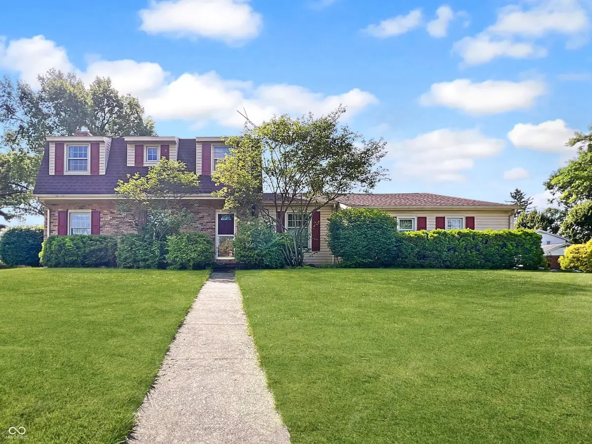 3609 31st Street, Columbus, IN 47203 - #1