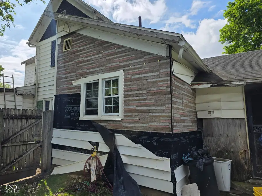 712 S Clinton Street, Alexandria, IN 46001 - #3