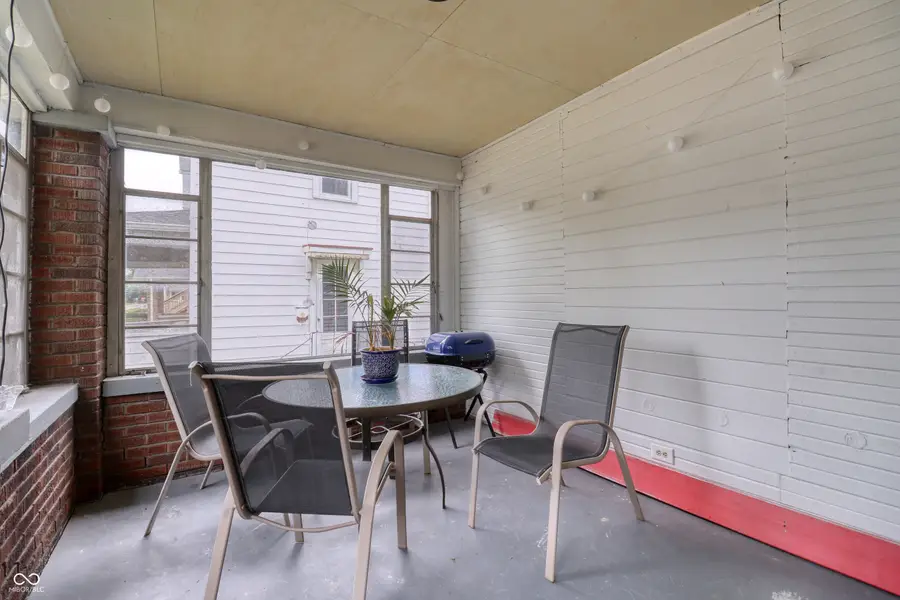 1113 W Ashland Avenue, Muncie, IN 47303 - #2