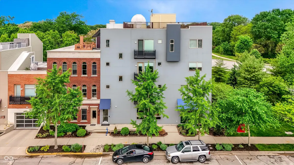1030 Jackson Street, Columbus, IN 47201 - #1