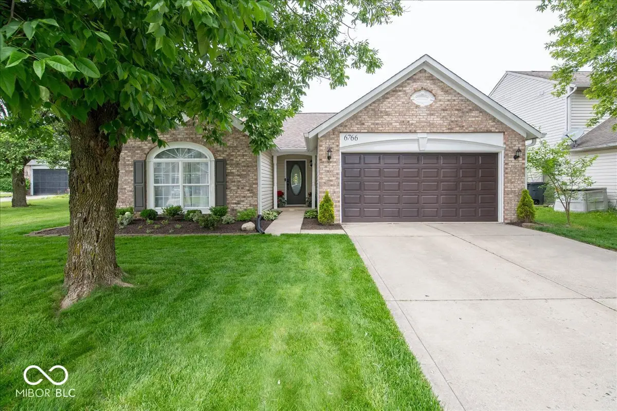 6766 Lexington Circle, Zionsville, IN 46077 - #1