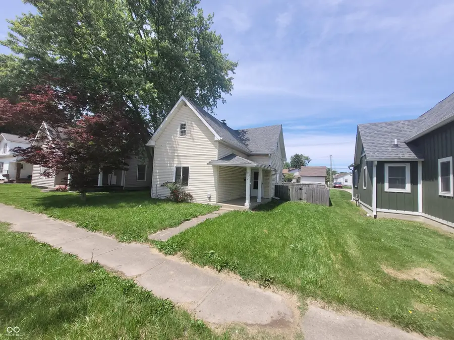 932 W Main Street, Greenfield, IN 46140 - #2