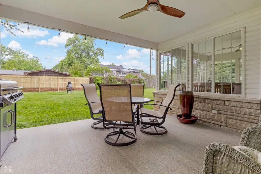 4236 Washington Street, Columbus, IN 47203 - #3