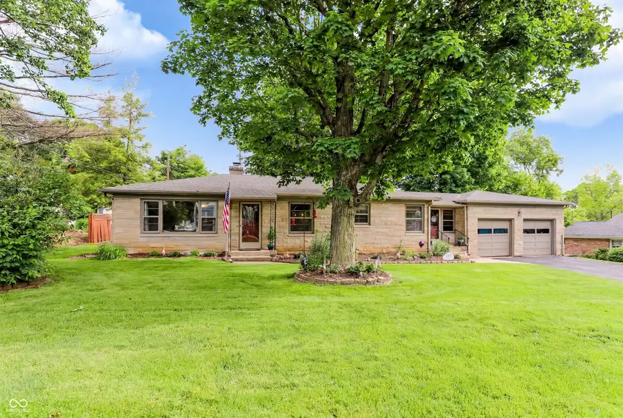 410 W Ash Street, Zionsville, IN 46077 - #2