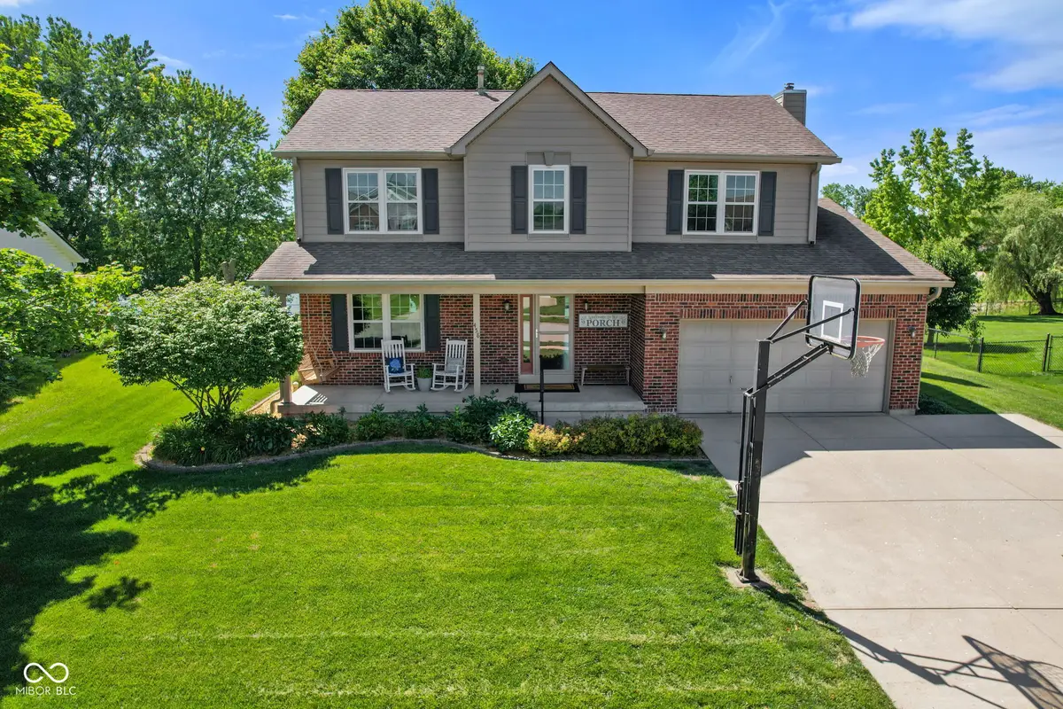 458 Gainesway Drive N, Greenwood, IN 46142 - #1
