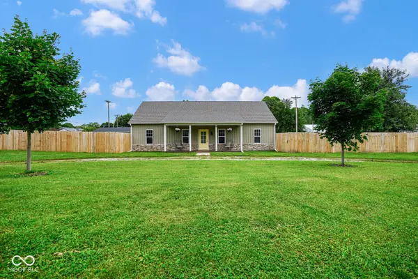 102 E 5th Street, Carthage, IN 46115