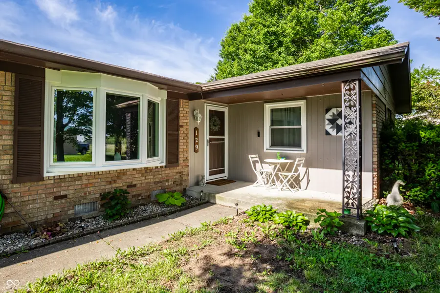 129 W Hickory Drive, Greenfield, IN 46140 - #2