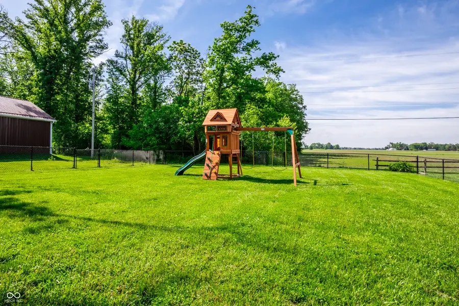 129 W Hickory Drive, Greenfield, IN 46140 - #3