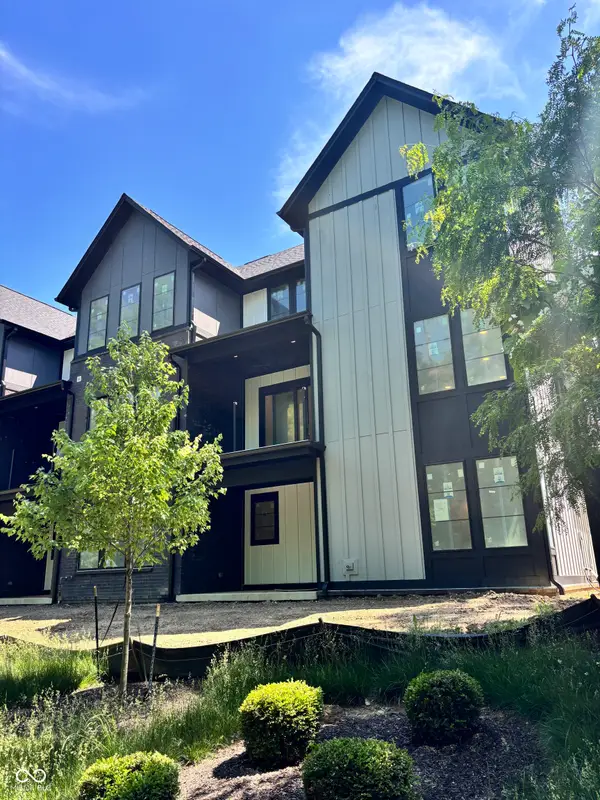 160 Midland Trace Loop, Westfield, IN 46074